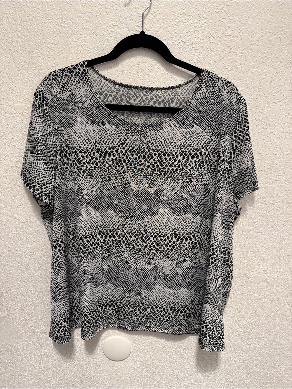 Black & White Snakeskin Print Women's Top